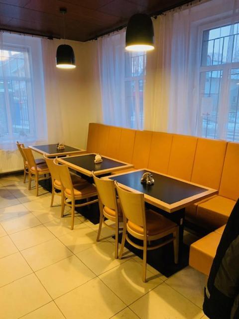 Pivovar Maly Janek - Restaurace, Penzion A Stany Jince Ngoại thất bức ảnh